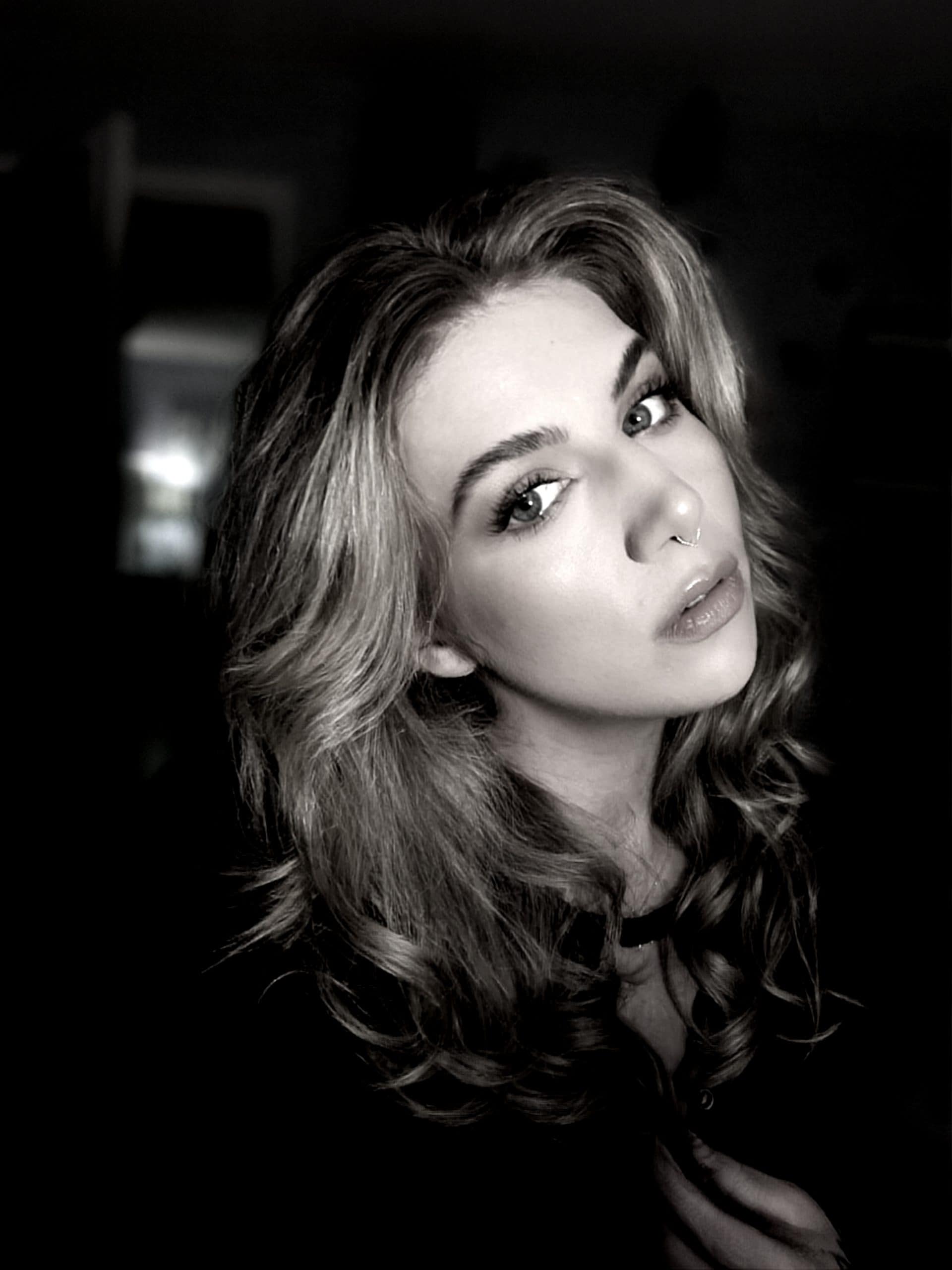 ראיון עם הקריינית דז'ירה קאטצ'ום