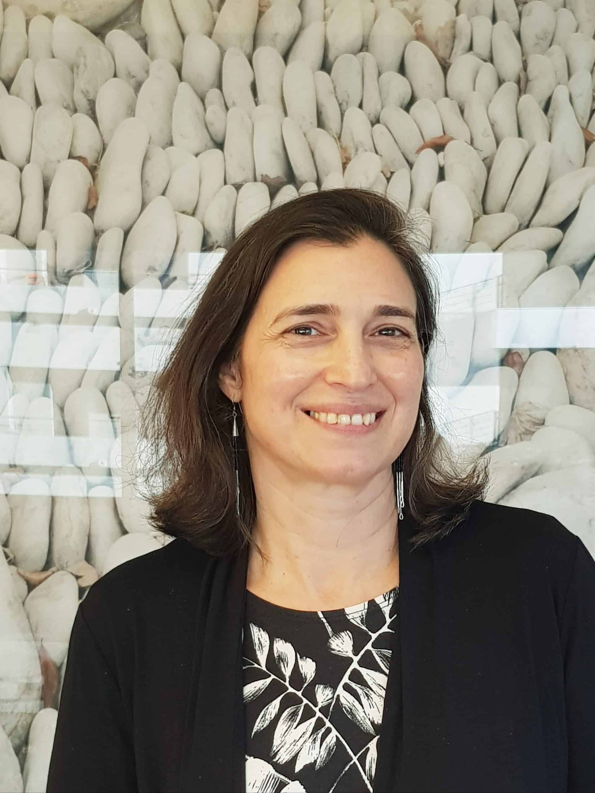 ראיון עם הסופרת מיה סיון